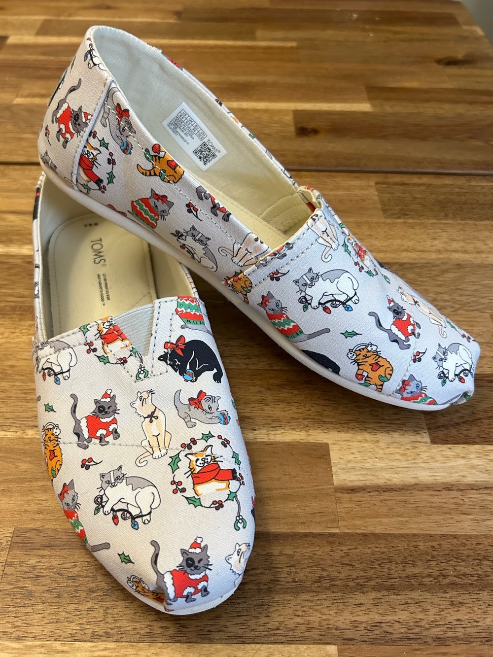 Toms Canvas Slip-Ons with Multicolor Christmas Cat Print